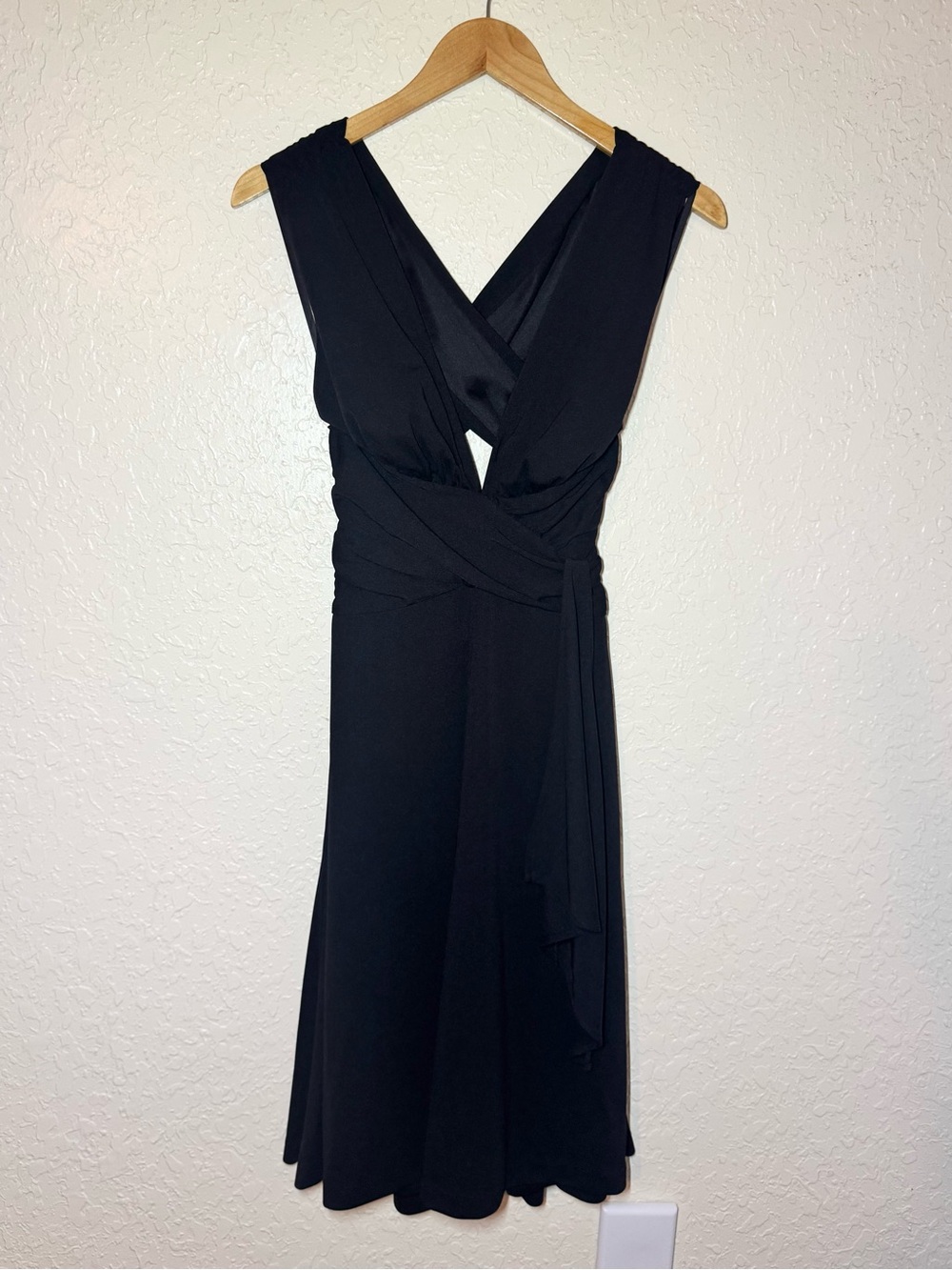 White House Black Market Black Sleeveless Dress V-Neck Open Back Crisscross Sz 2
